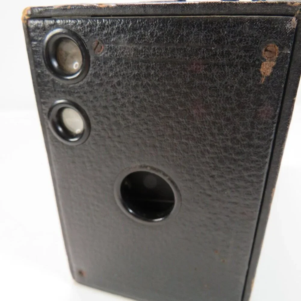 Kodak No. 2A Brownie, Model B Camera w wear, handle missing